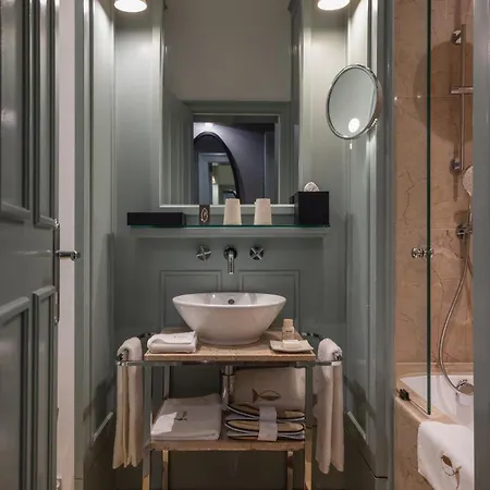 Bairro Alto Hotel 5*