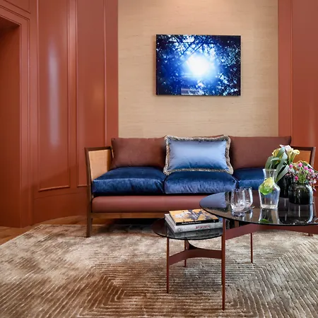 Bairro Alto - The Leading Of The World 5*