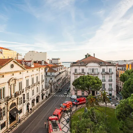 Bairro Alto - The Leading Of The World 5*