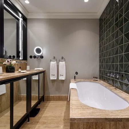 Bairro Alto - The Leading Of The World Hotel