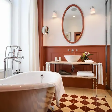 Bairro Alto Hotel 5*